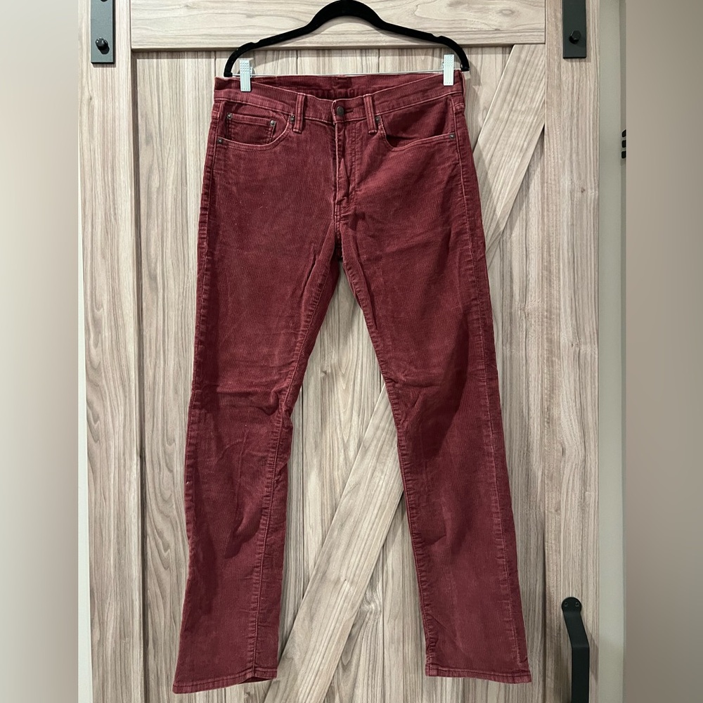 Men’s Levi corduroy pants size 33 waist and 32 length